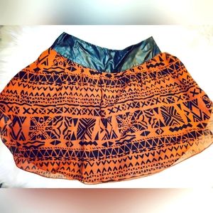 AMUSE (BUCKLE BRAND) Cute holiday skirt... Extremely well made and so cute on*M*